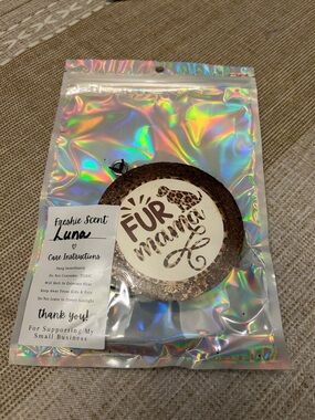 FUR mama Leather-Edged Car Freshie - Cream & Brown